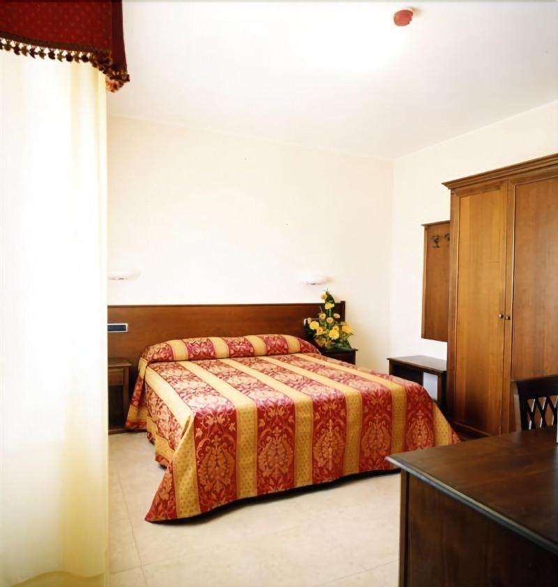 Hotel Tiziana Montepulciano Stazione Εξωτερικό φωτογραφία