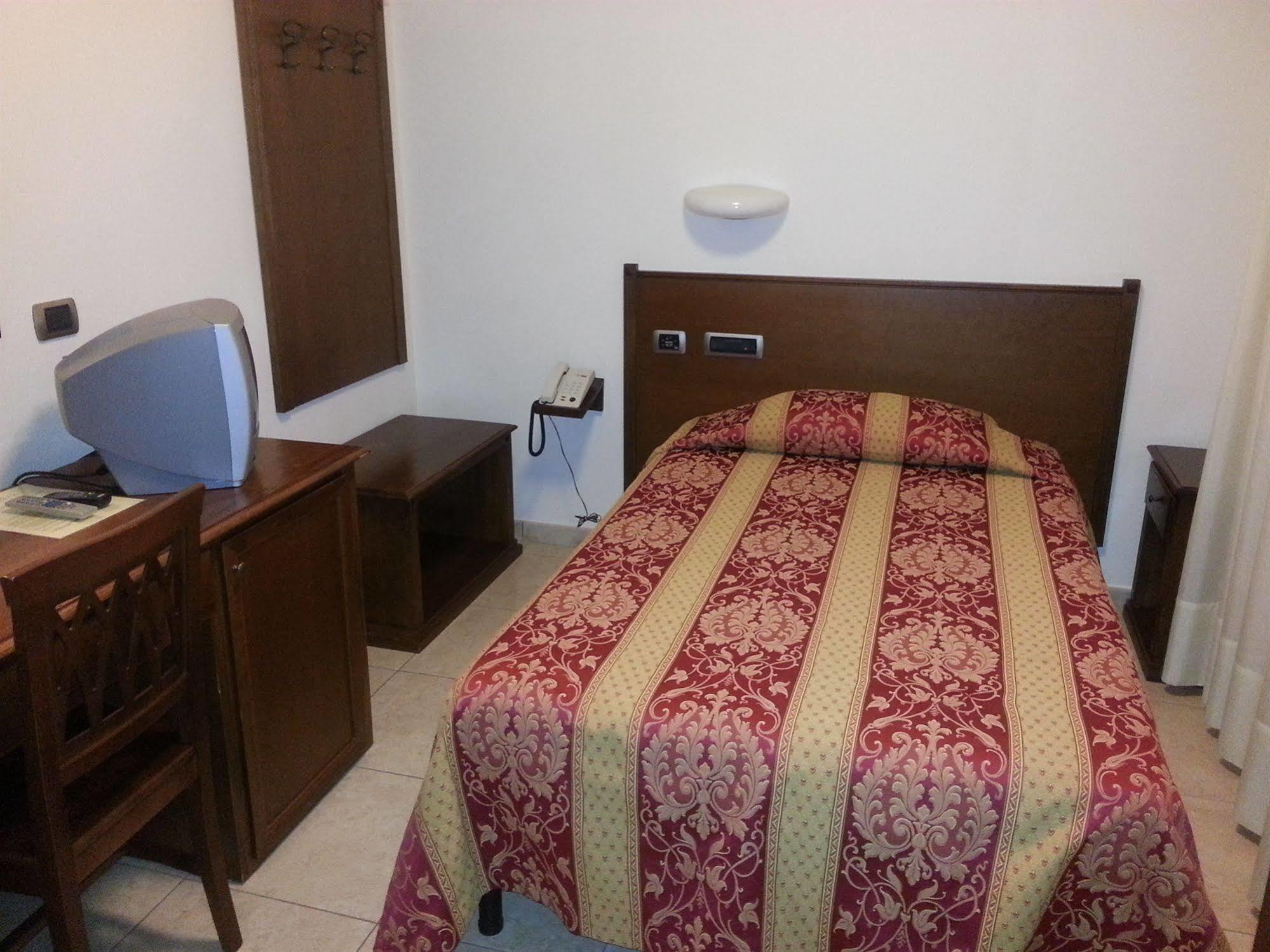 Hotel Tiziana Montepulciano Stazione Εξωτερικό φωτογραφία