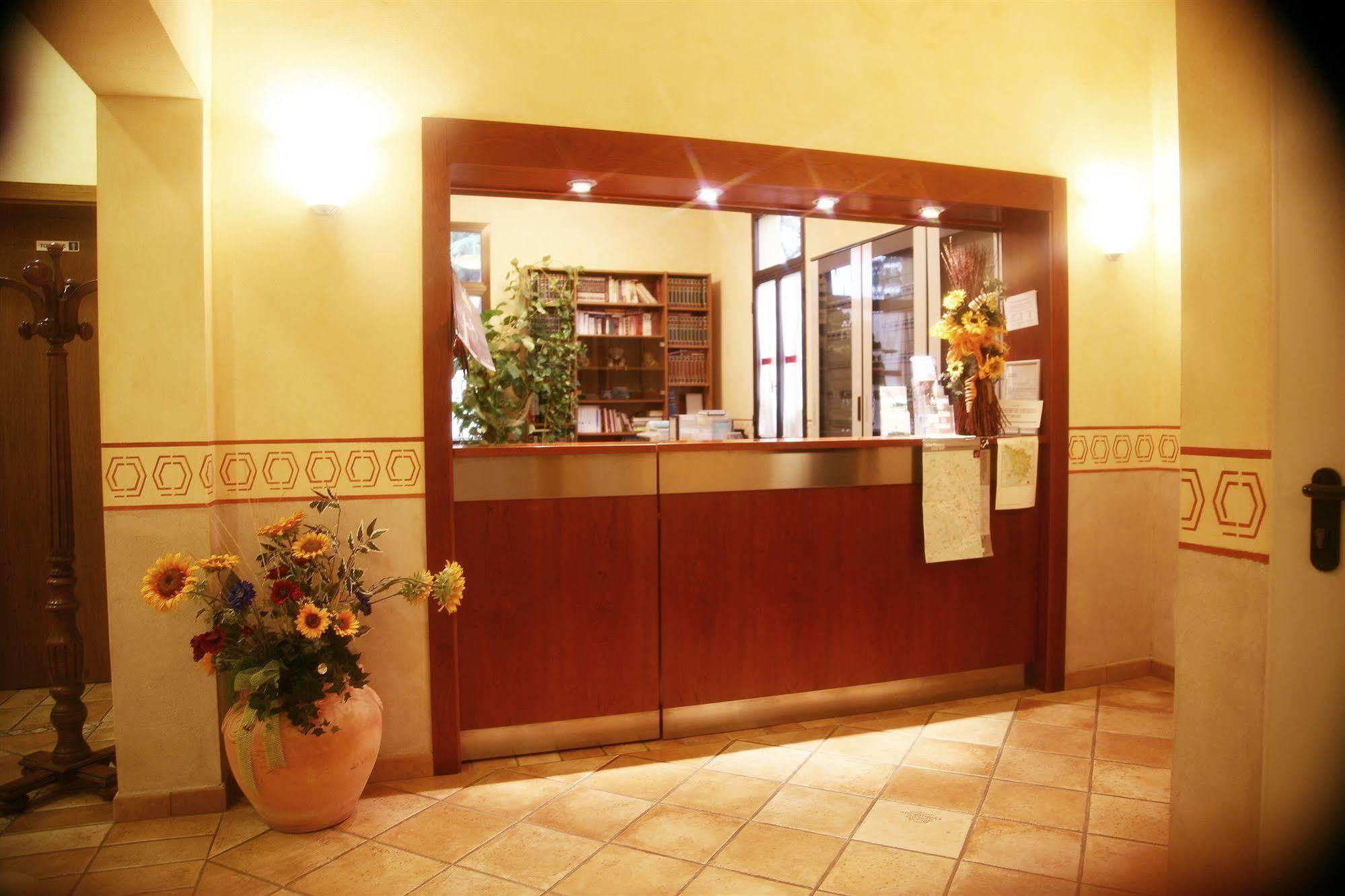 Hotel Tiziana Montepulciano Stazione Εξωτερικό φωτογραφία