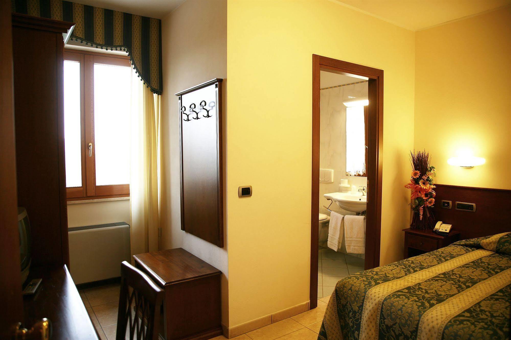 Hotel Tiziana Montepulciano Stazione Εξωτερικό φωτογραφία