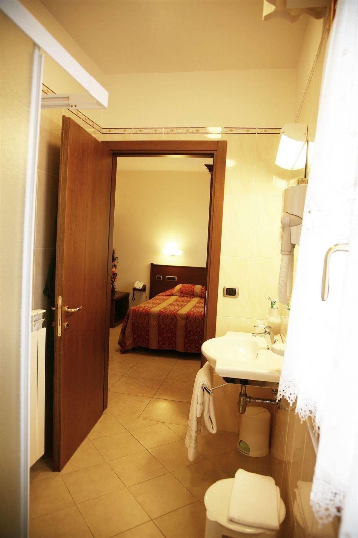 Hotel Tiziana Montepulciano Stazione Εξωτερικό φωτογραφία
